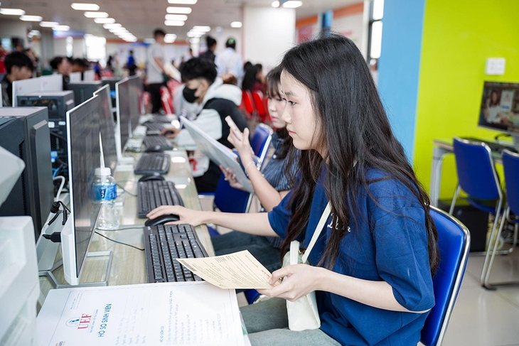 Thí sinh đăng ký kỳ thi V-SAT năm 2026 để mở rộng cơ hội vào đại học - Ảnh 2.