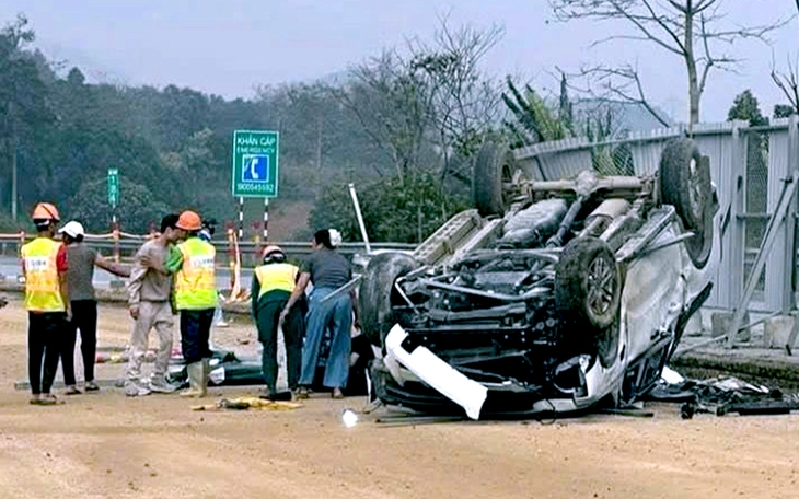 Nữ tài xế 'lao' ô tô ngược chiều ở làn 90km/h trên cao tốc - Ảnh 2.