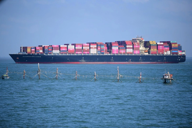 Doanh nghiệp dè dặt nhận đơn hàng đi Trung Đông - Ảnh 3. Doanh nghiệp dè dặt nhận đơn hàng đi Trung Đông - Ảnh 2.