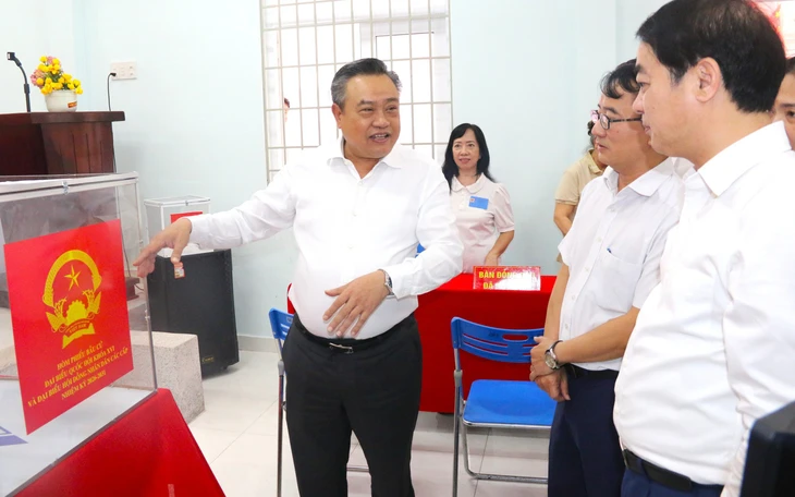 Công bố quyết định kiểm tra, giám sát đối với Ban Thường vụ Tỉnh ủy Gia Lai - Ảnh 2.