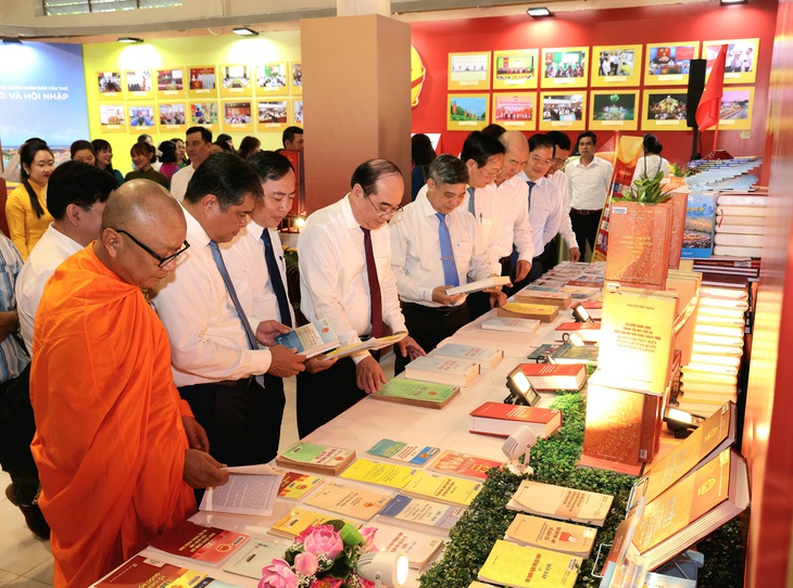 Bầu cử - Ảnh 1.