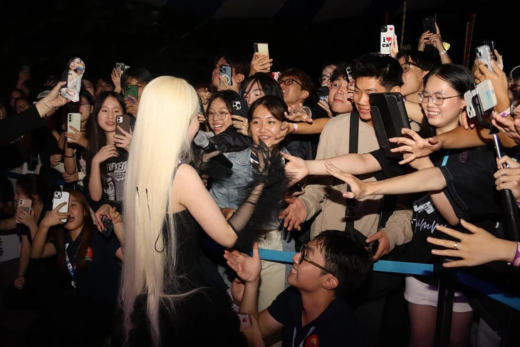 Phùng Khánh Linh - Ảnh 3.