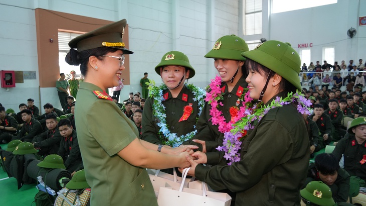 Ba nữ công dân Đồng Tháp tình nguyện thực hiện nghĩa vụ Công an nhân dân - Ảnh 1.