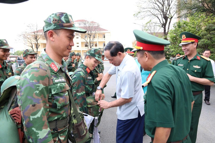 Phó chủ tịch Quốc hội Trần Quang Phương kiểm tra đảm bảo an ninh trật tự bầu cử tại Cần Thơ - Ảnh 3.
