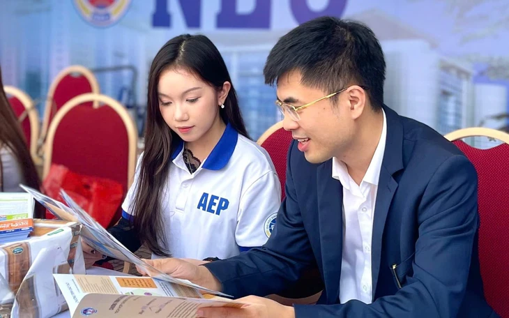 Đại học Kinh tế quốc dân dự kiến bỏ xét kết hợp IELTS từ năm 2027 - Ảnh 3.