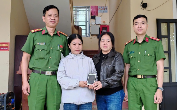 Công an hỗ trợ người dân ở Cần Thơ nhận lại gần 1 tỉ đồng chuyển khoản nhầm - Ảnh 2.