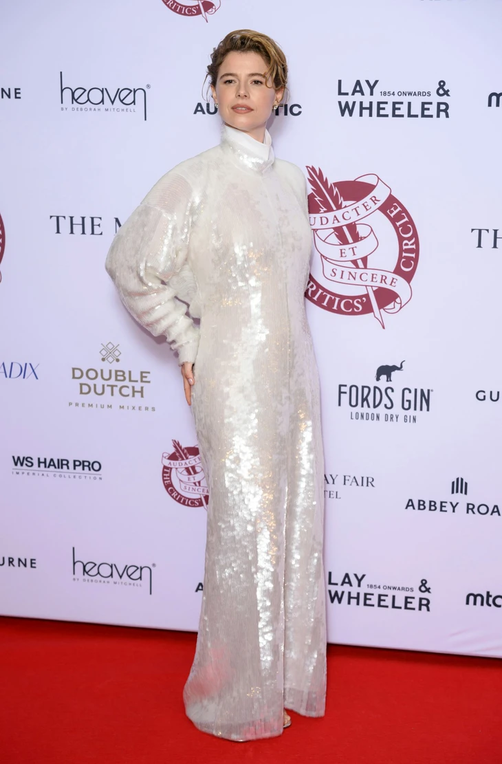 Jessie Buckley - Ảnh 6.