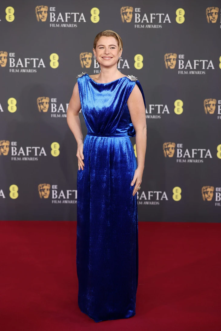 Jessie Buckley - Ảnh 4.