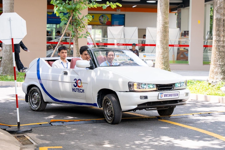 HUTECH - Ảnh 2.