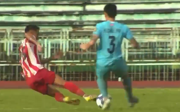 HLV Mai Xuân Hợp chê trọng tài thiếu công tâm với Thanh Hóa - Ảnh 3.