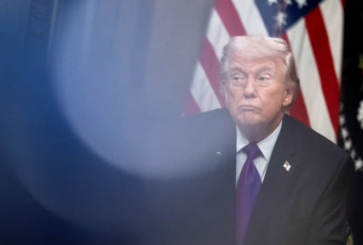 Iran tấn công tàu dầu, căn cứ Mỹ; Israel dội 100 quả bom phá hủy hầm ngầm của ông Khamenei - Ảnh 2.