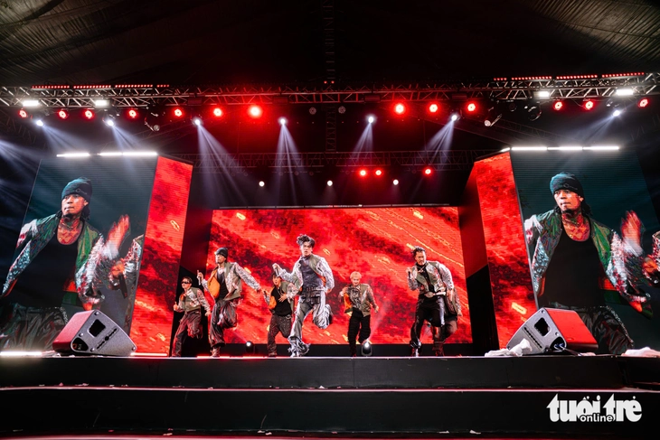 Đông Nhi - Ảnh 3.