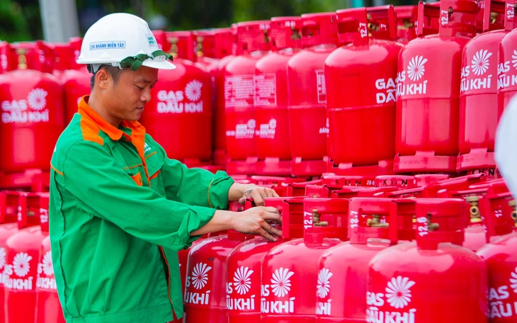 Sau ba kỳ điều chỉnh tăng, giá gas giảm 18.000 đồng/bình 12kg  - Ảnh 3.