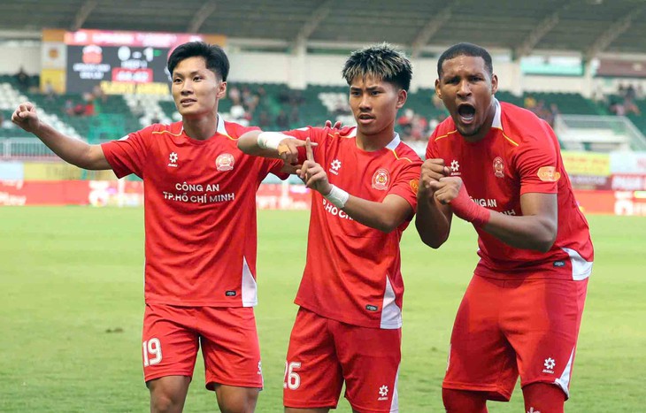 Thủ môn Trung Kiên không thể cứu Hoàng Anh Gia Lai - Ảnh 2.