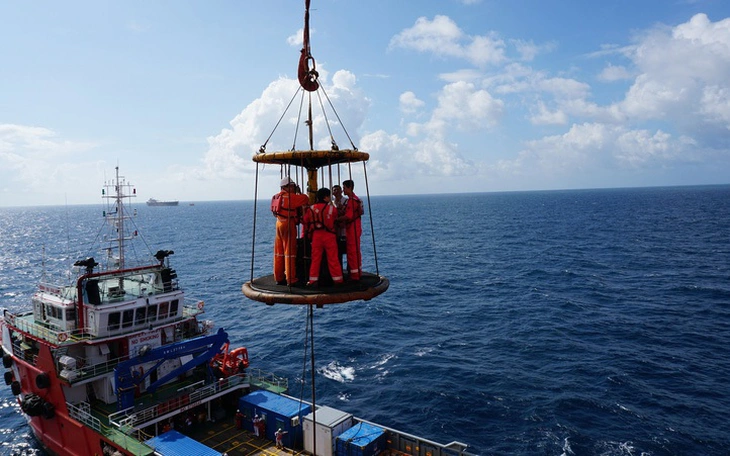 Nhiều doanh nghiệp đề xuất chiết 6kg gas vào bình 12kg để chia sẻ nguồn cung - Ảnh 2.