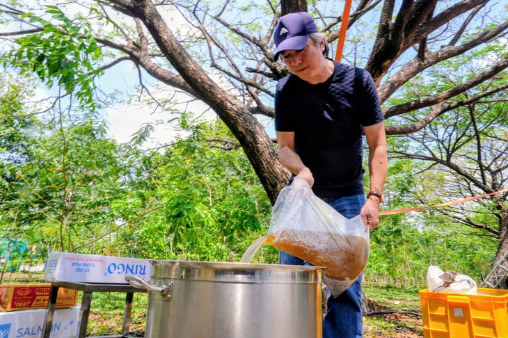 'Phở yêu thương' phục vụ 10.000 tô phở ngày 7 và 8-3 tại xã Bàu Bàng - Ảnh 6.
