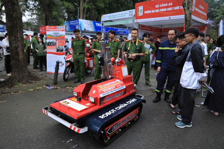 Ngày hội tư vấn tuyển sinh - Ảnh 15.