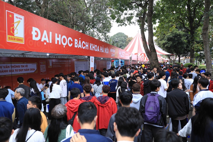 Ngày hội tư vấn tuyển sinh - Ảnh 2.