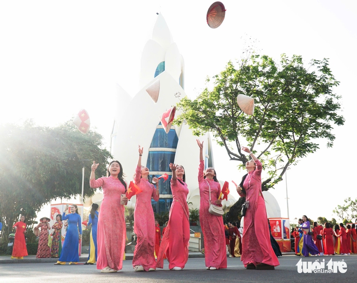 Phụ nữ - Ảnh 5.