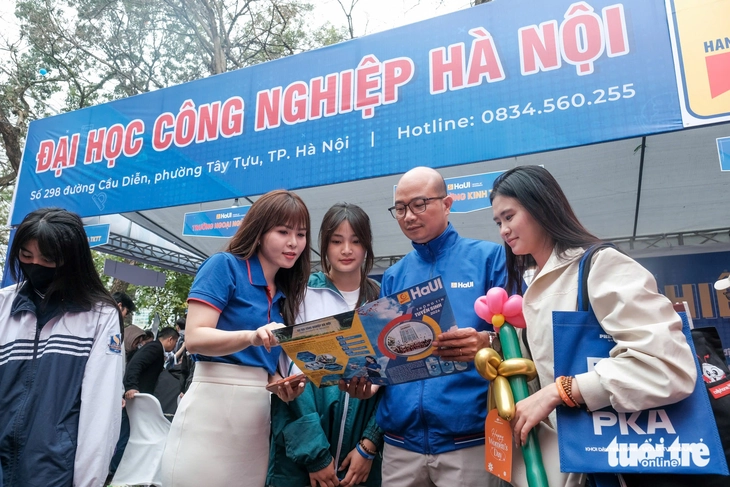 Ngày hội tư vấn tuyển sinh - Ảnh 7.