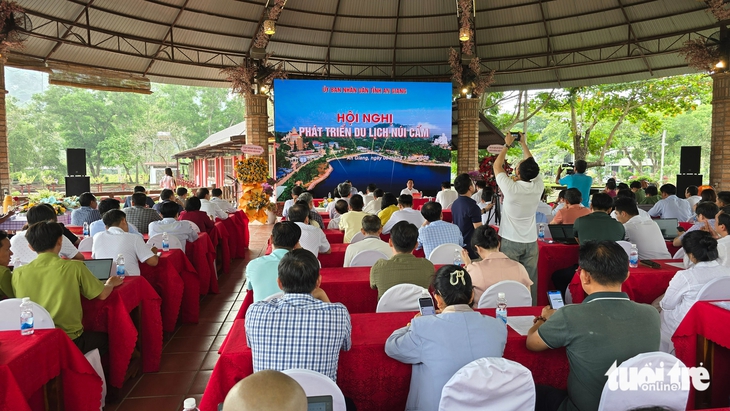 Đón 5 triệu lượt khách/năm nhưng vẫn cần tìm giải pháp phát triển du lịch núi Cấm - Ảnh 2.