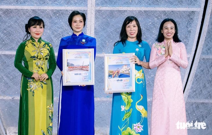 Đội ‘Vàng son tên Bác’ đoạt giải nhất Duyên dáng áo dài TP.HCM 2026 - Ảnh 4. Duyên dáng áo dài - Ảnh 4.