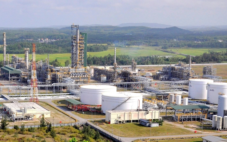 Quyền Bộ trưởng Bộ Công Thương: Giữ vững nguồn cung xăng dầu trước biến động Trung Đông - Ảnh 1.