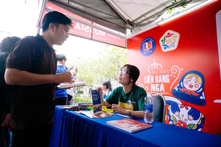 Nhiều học bổng du học Đài Loan, Nga tại ngày hội tư vấn tuyển sinh 2026 - Ảnh 5.