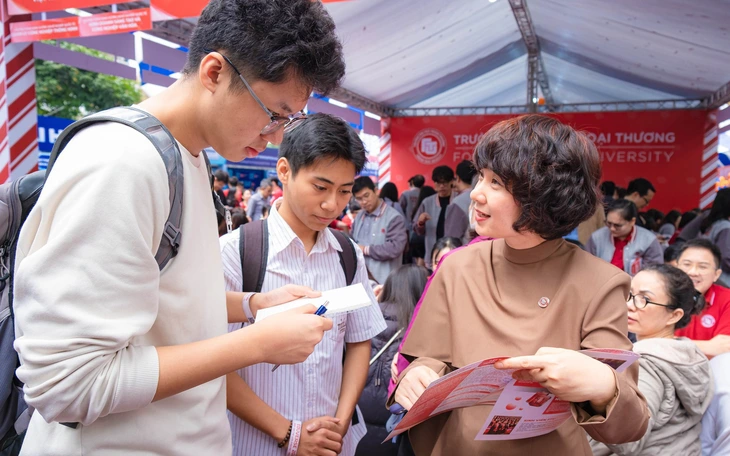 Học viện Tài chính quy đổi IELTS 5.5 thành 9 điểm tiếng Anh - Ảnh 2.