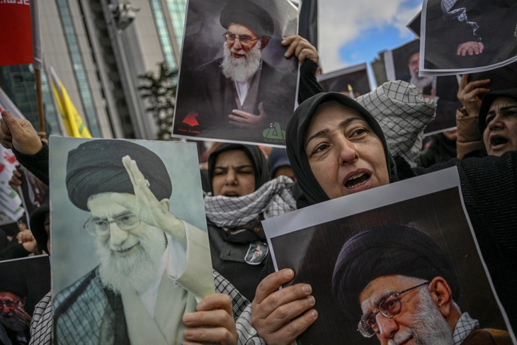 Tân lãnh tụ tối cao ở Iran được chọn thế nào và nắm quyền lực ra sao? - Ảnh 4.