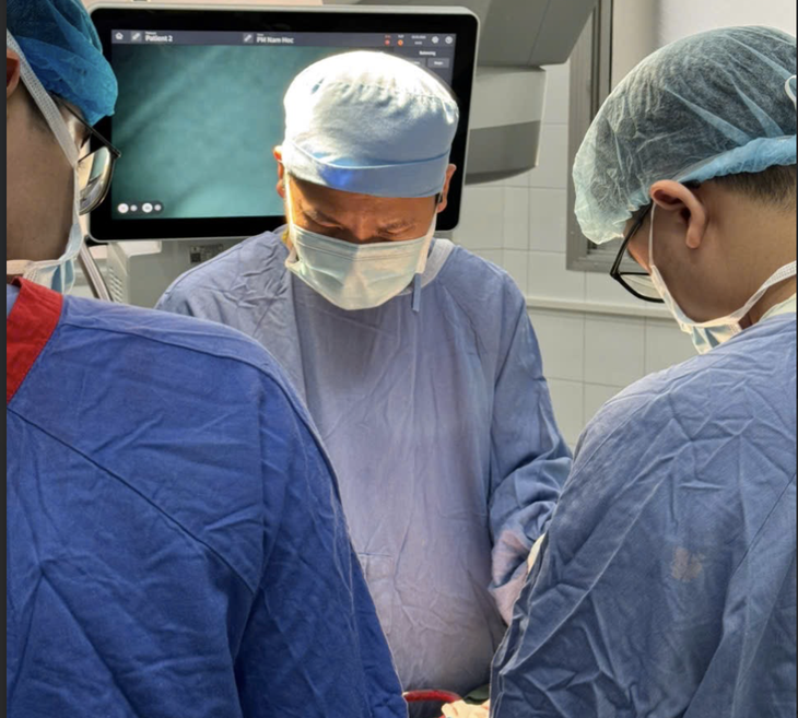 Nối liền bộ phận sinh dục bị đứt rời cho người đàn ông 42 tuổi - Ảnh 1. vi phẫu - Ảnh 1.