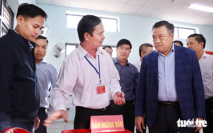 Chủ nhiệm Ủy ban Kiểm tra Trung ương Trần Sỹ Thanh kiểm tra công tác bầu cử tại Đắk Lắk - Ảnh 2.