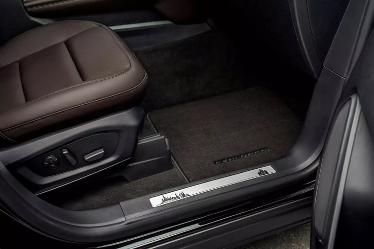 Ford Explorer có bản cực độc: Dùng động cơ hybrid đã bị khai tử, có tiền cũng không mua được- Ảnh 5. Ford Explorer - Ảnh 5.