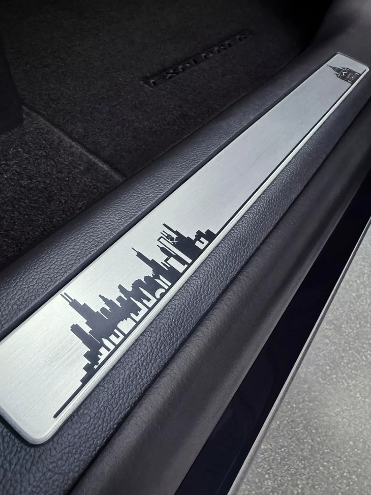 Ford Explorer có bản cực độc: Dùng động cơ hybrid đã bị khai tử, có tiền cũng không mua được- Ảnh 7. Ford Explorer - Ảnh 7.