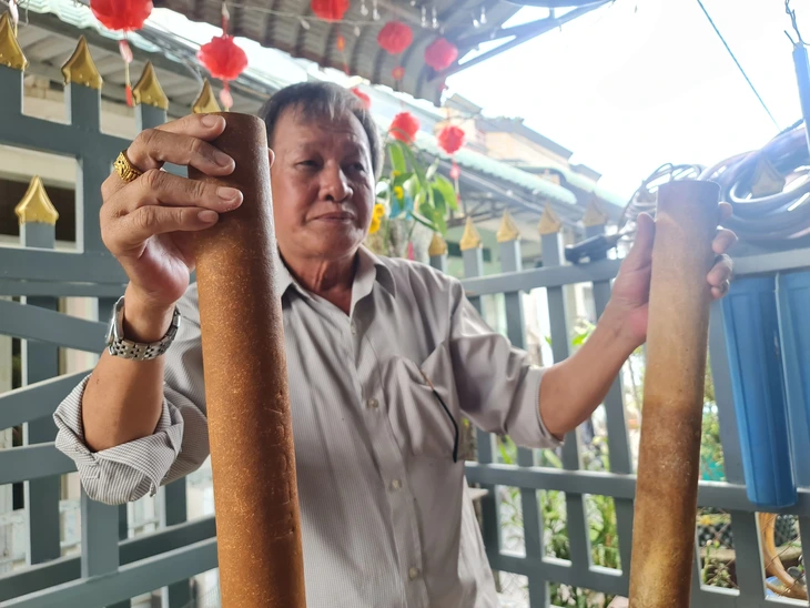 Vì sao nước sinh hoạt tại một trạm cấp nước tư nhân ở Đồng Tháp thường xuyên bị đục và có mùi lạ? - Ảnh 1.