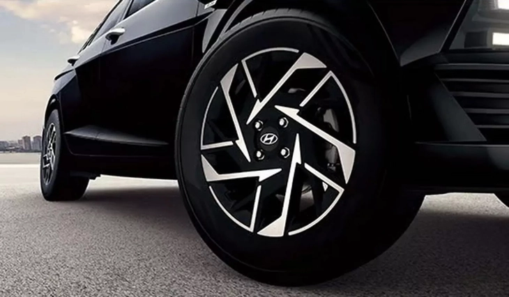 Hyundai Accent 2026 ra mắt: Nội thất có LED như xe Mercedes, cụm màn hình 20,5 inch - Ảnh 5.