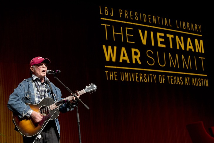 Country Joe McDonald, nghệ sĩ viết nhạc phản đối chiến tranh Việt Nam, qua đời - Ảnh 1. Country Joe McDonald - Ảnh 1.