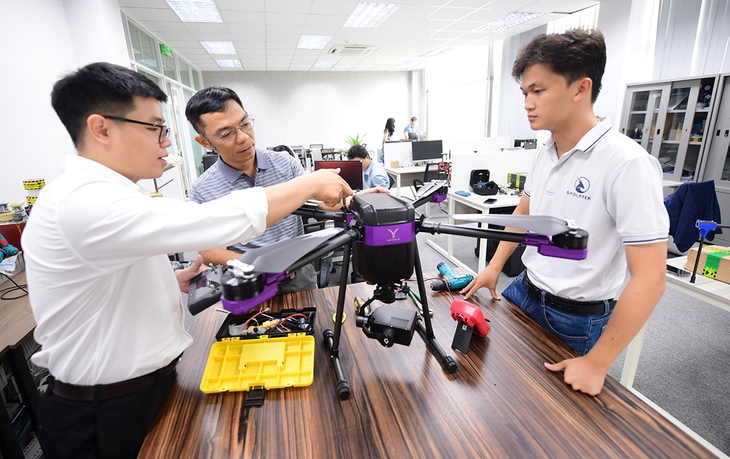 Phát triển kinh tế tầm thấp: Phải có cơ chế mở và không gian thử nghiệm đủ lớn - Ảnh 1. UAV - Ảnh 1.