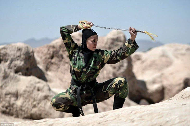 Chuyện về 'đạo quân' ninja nữ của Iran - Ảnh 2.