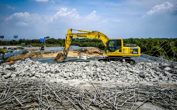 Chủ tịch Nguyễn Văn Được chỉ đạo hoàn thành vành đai 3, quốc lộ 50 trước tháng 7 - Ảnh 2.