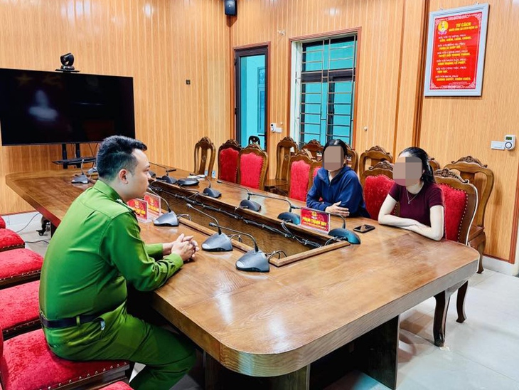 Tìm thấy 3 mẹ con trong vụ để lại thư 'tuyệt mệnh' và dép trên cầu rồi mất tích - Ảnh 1.