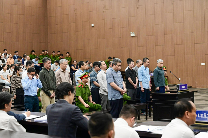 Cựu thứ trưởng - Ảnh 2.