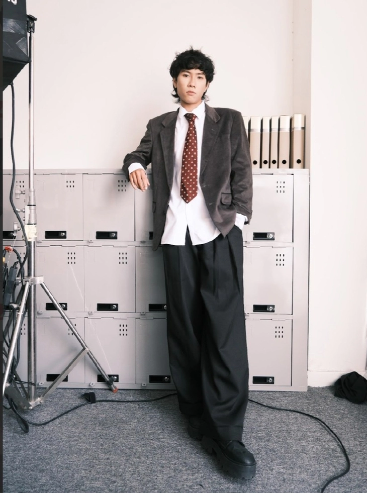 Hoaprox tung album đầu tay: Khi EDM không chỉ để 'quẩy' mà để thấu hiểu - Ảnh 3. Hoaprox - Ảnh 3.