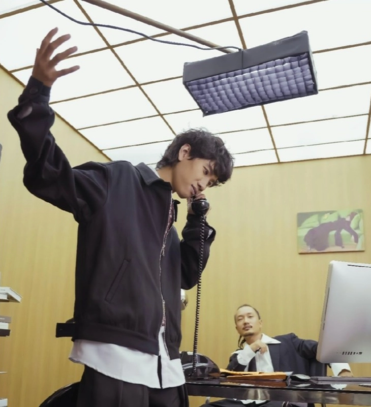 Hoaprox tung album đầu tay: Khi EDM không chỉ để 'quẩy' mà để thấu hiểu - Ảnh 1. Hoaprox tung album đầu tay: Khi EDM không chỉ để 'quẩy' mà để thấu hiểu - Ảnh 1.