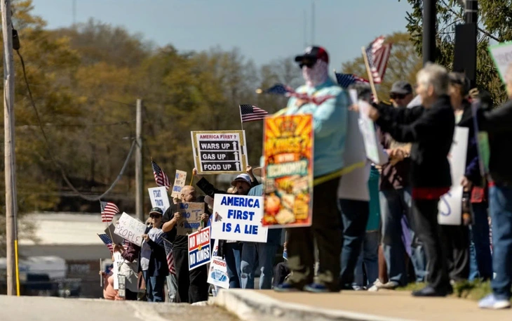 Chứng khoán Mỹ tăng mạnh nhờ kỳ vọng kết thúc xung đột ở Iran - Ảnh 2.