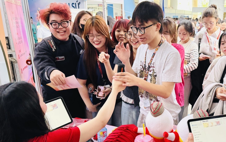 Doanh nghiệp thay đổi cách tiếp nhận sinh viên - Ảnh 3.