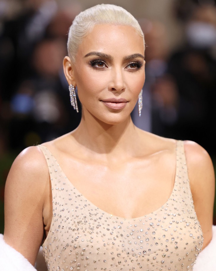 Kim Kardashian - Ảnh 8.