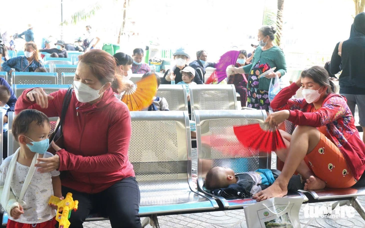 Thời tiết hôm nay 2-4: Nắng quay lại Bắc Bộ, Nam Bộ nắng nóng khắp nơi - Ảnh 2.