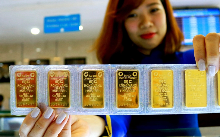Giá vàng miếng SJC giảm 4,7 triệu đồng/lượng chỉ sau một ngày - Ảnh 3.