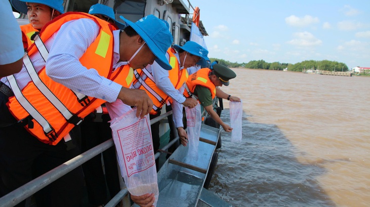 Miền Tây - Ảnh 1.